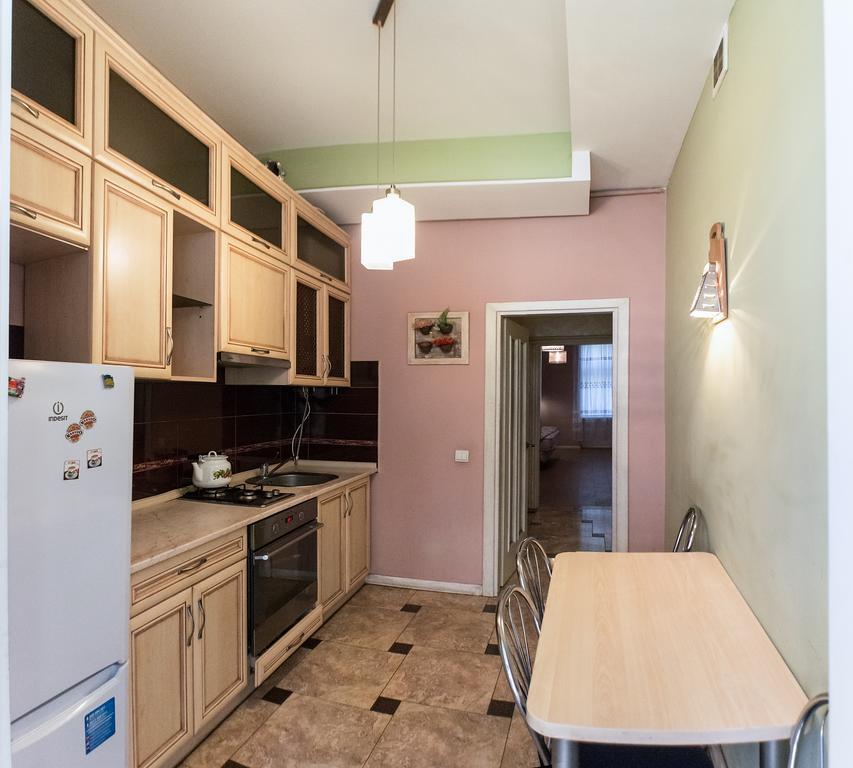 Apartment On Hutsulska 24H Electric Lviv Ngoại thất bức ảnh