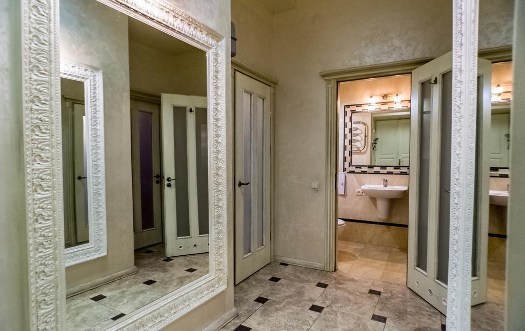 Apartment On Hutsulska 24H Electric Lviv Ngoại thất bức ảnh