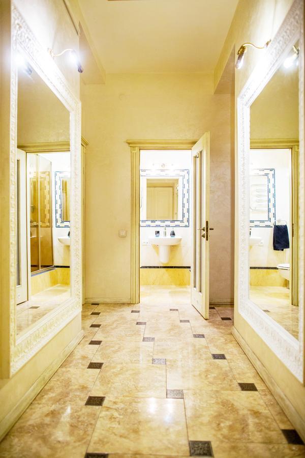 Apartment On Hutsulska 24H Electric Lviv Ngoại thất bức ảnh